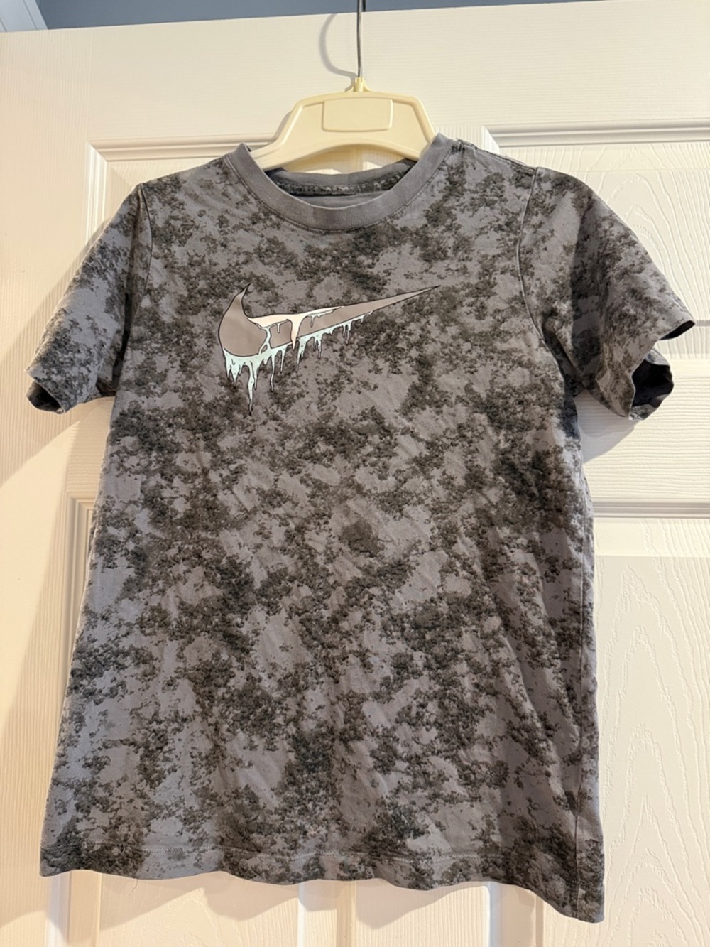 Nike Kids Gray Tie-Dye Drip Swoosh Tee